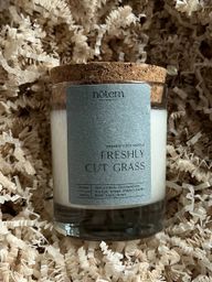 Свеча Freshly cut grass купить онлайн на сайте TRAWA